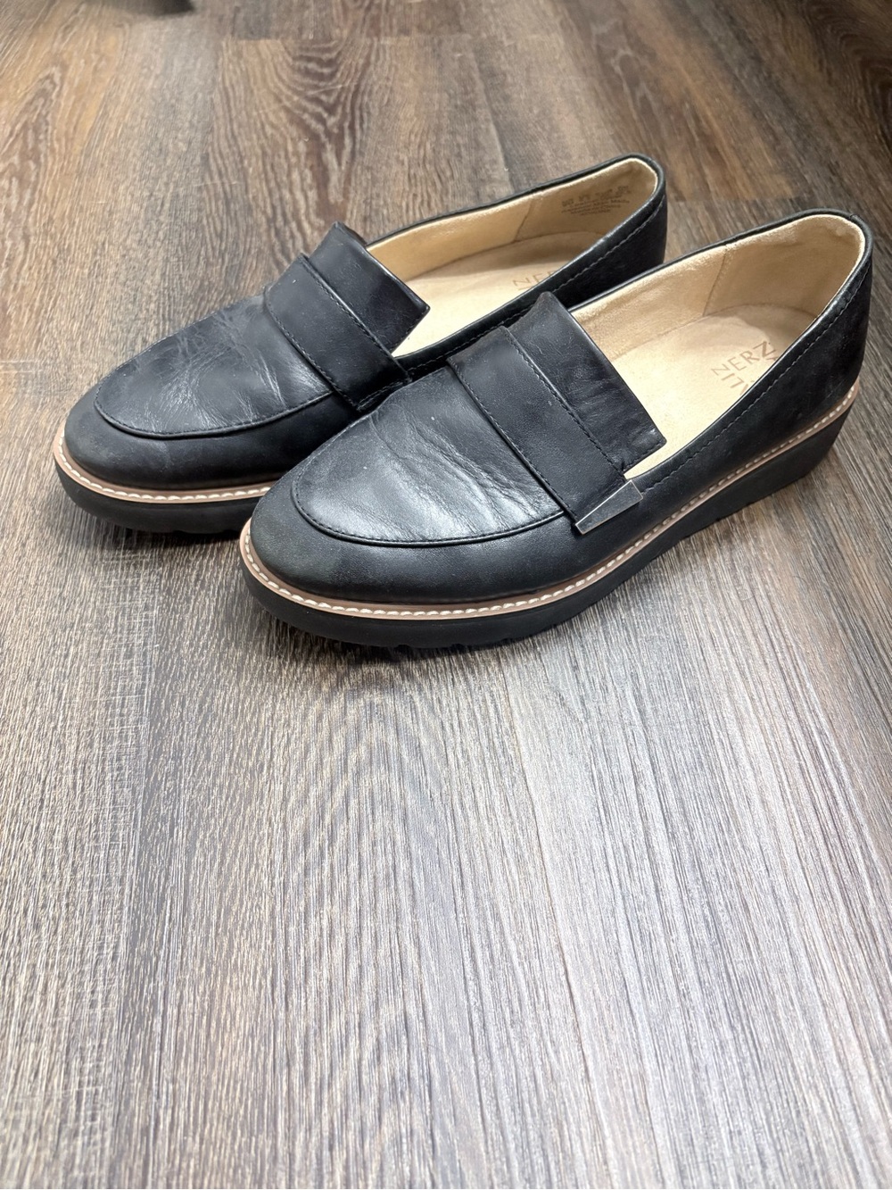 Naturalizer Black Leather Women's Penny Loafers